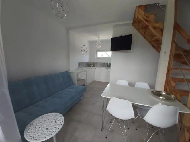 2 Bedrooms Cottage
