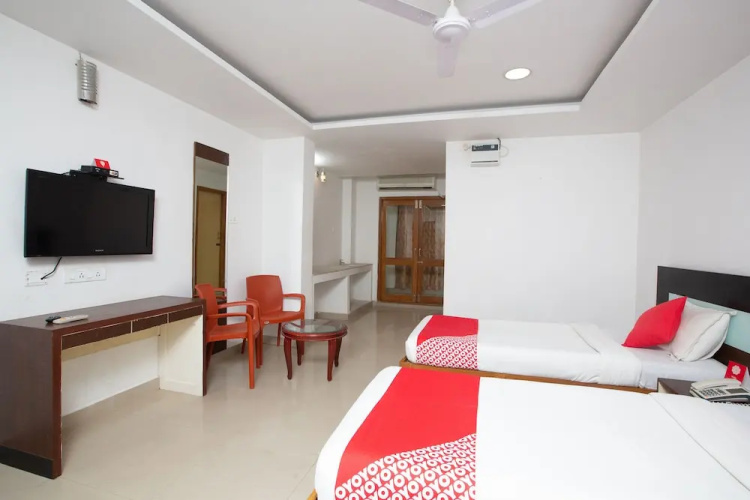 OYO 26947 The Lavish
