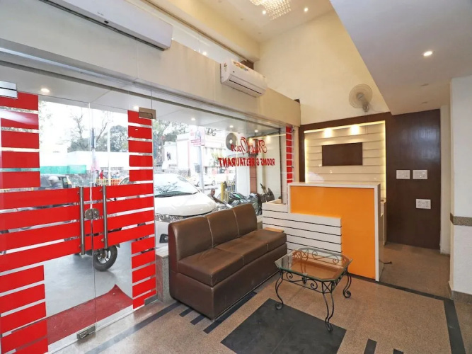 OYO 27921 Hotel Shalimar