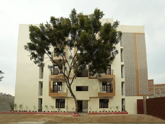 OYO 22663 Qlark Rooms & Lawn