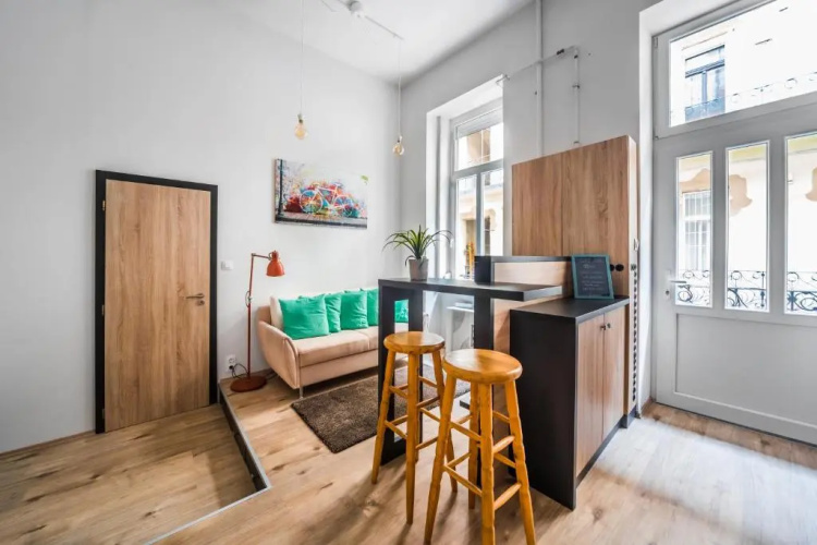 New Dob 53/3 Center Apartment