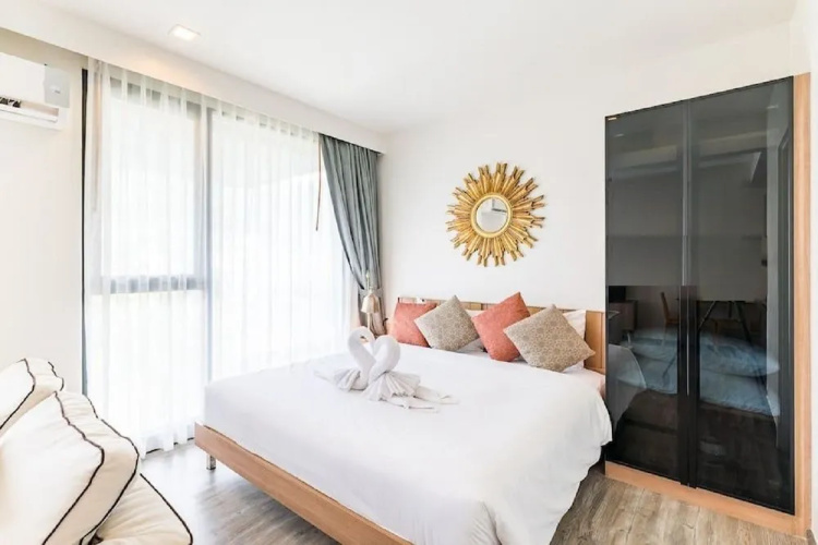 The Deck Condo Patong By Vip