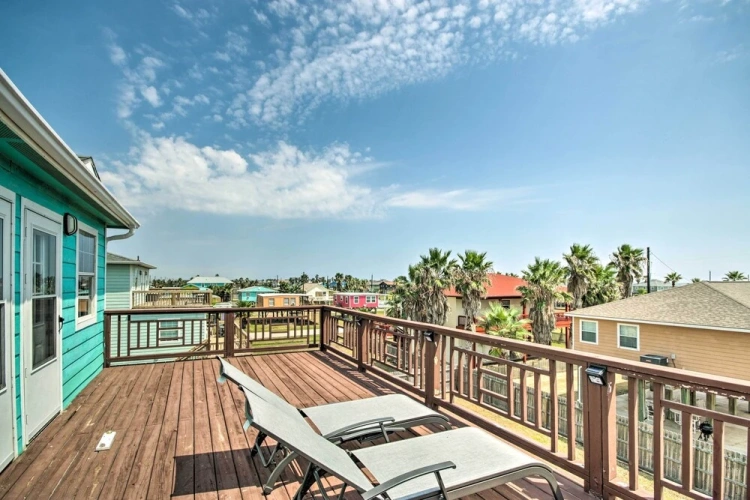 3 Bedrooms Cottage with balcony