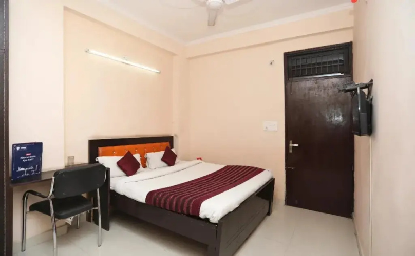 RN 32 by OYO Rooms