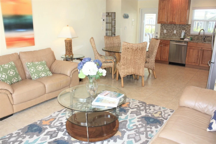 Jamaica Royale 003 - 1 Br Condo