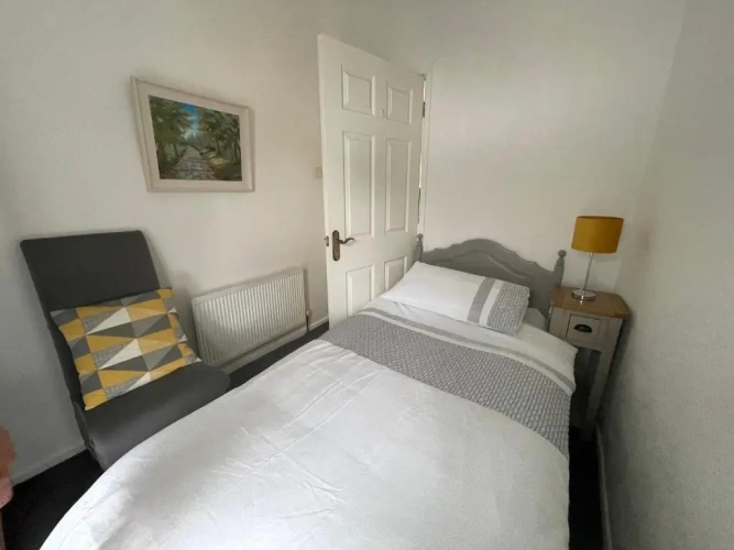 2 Bedrooms Apartment