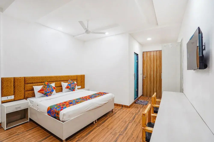 Fabhotel Wamson