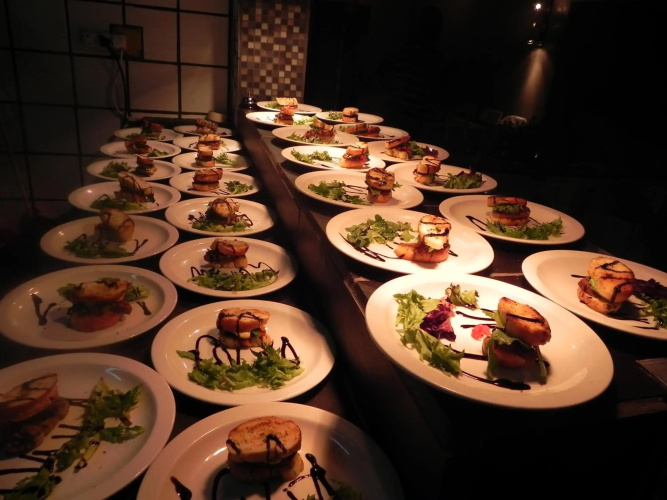 44 On Ennis Guest Lodge and Restaurant