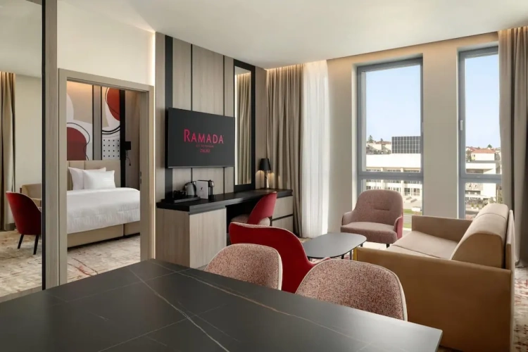 Deluxe Double Suite