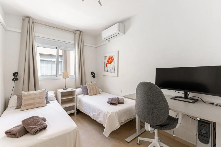 3 bedroom apartment with private rooftop terrace