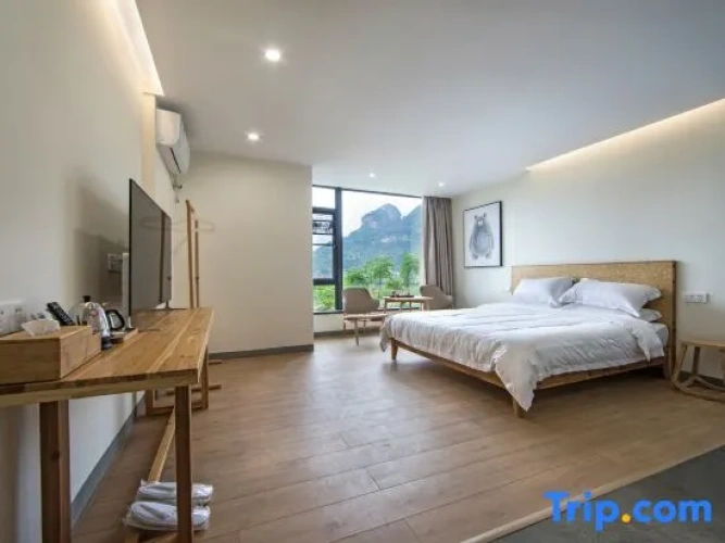 Deluxe Double room with view