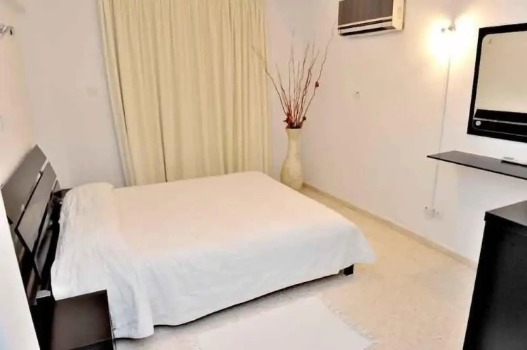 1 Bedroom Apartment with balcony and with mountain view