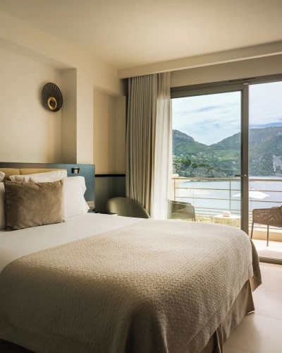 Deluxe room with sea view