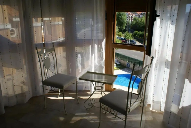 3 Bedrooms Apartment