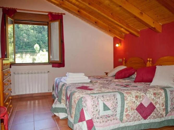 2 Bedrooms Cottage