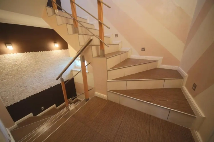 3 Bedrooms Apartment
