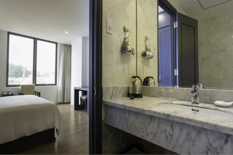Deluxe Double room with city view