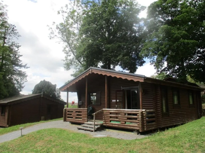 2 Bedrooms Chalet