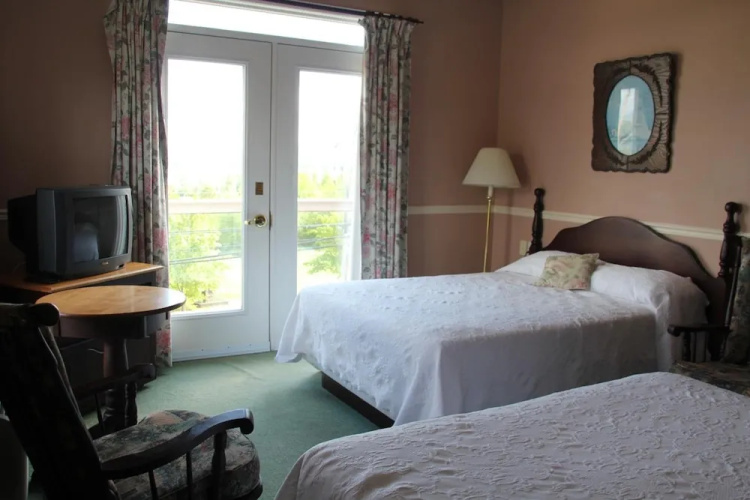 Lynwood Inn