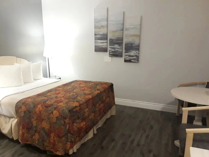 Canadas Best Value Inn and Suites