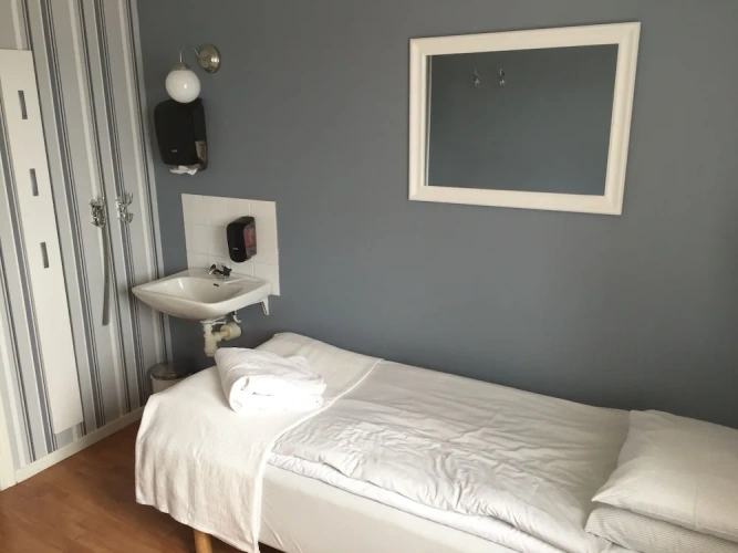 Standard Twin room with harbour view