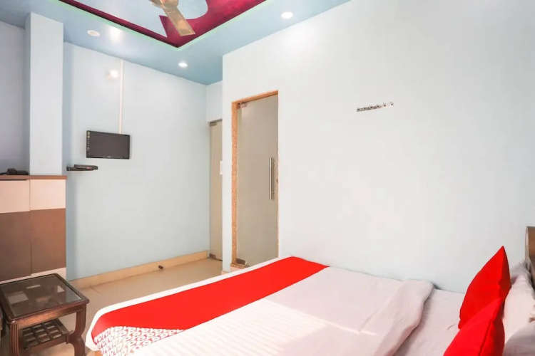 German Cafe by OYO Rooms
