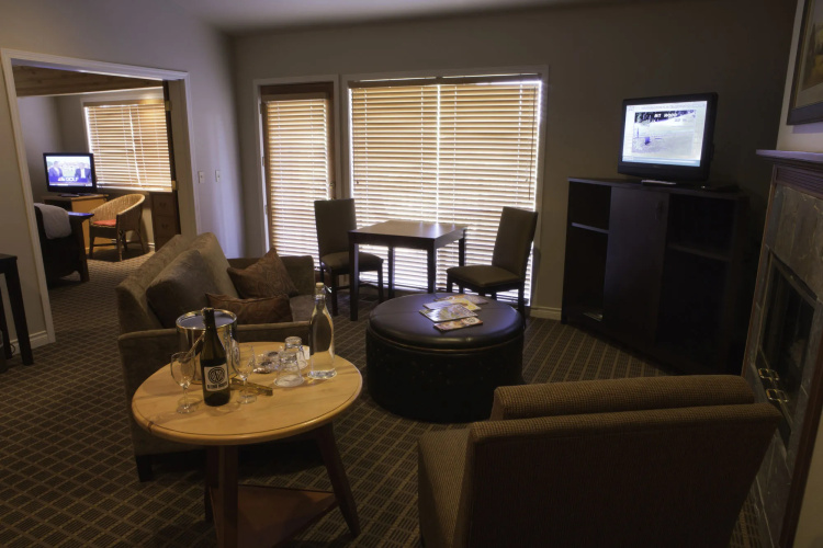 Pine Ridge Inn
