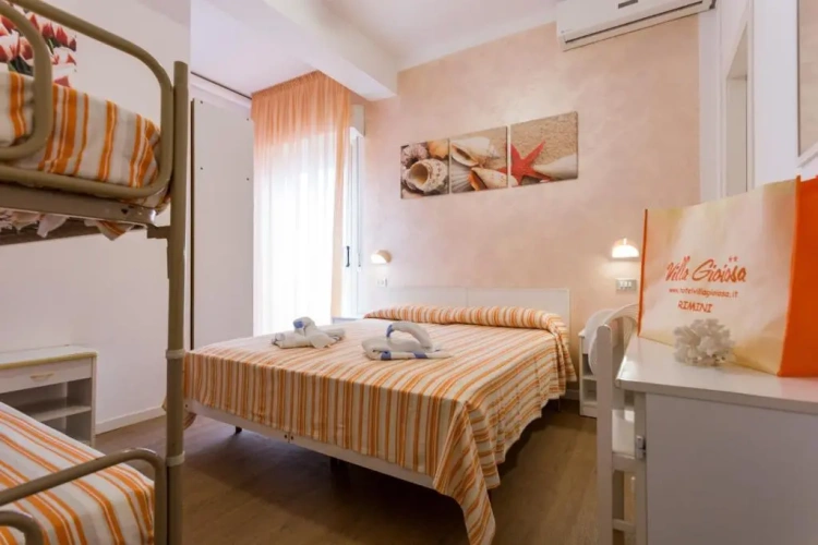 Standard Quadruple room