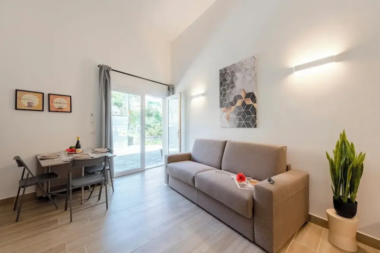Charming Flat in Cogoleto A