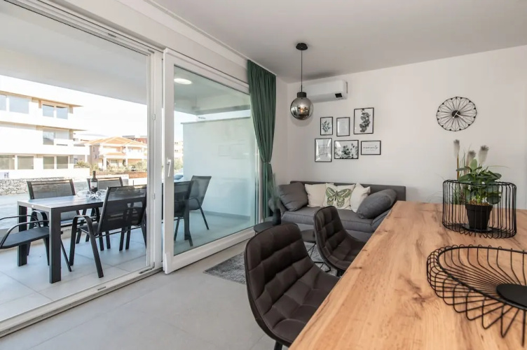 Apartments Mare B with pool