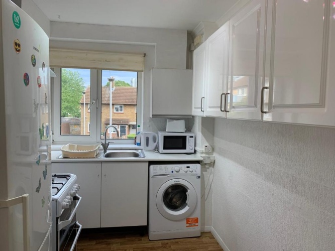 3 Bedrooms Apartment