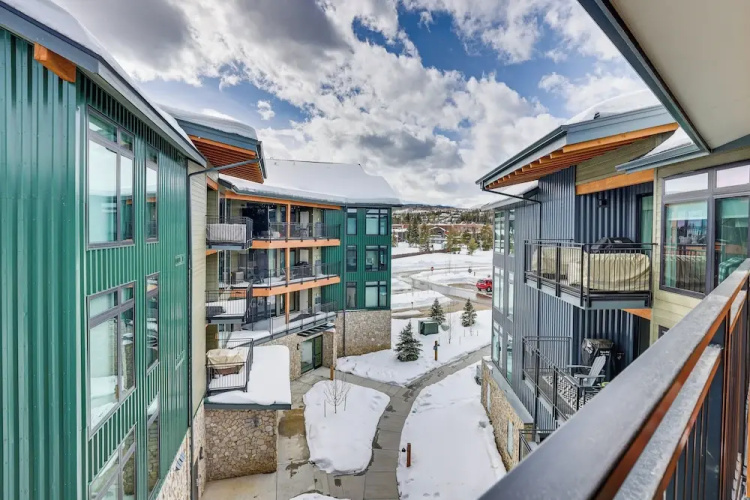 Downtown Winter Park Condo ~ 3 Mi to Skiing!