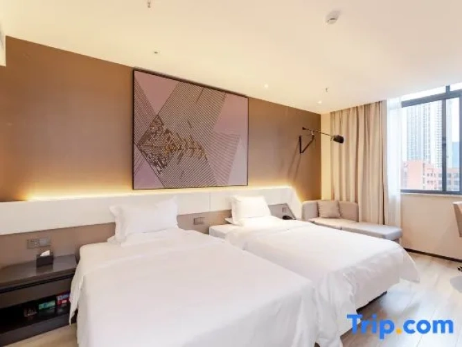 Deluxe Double room with street view