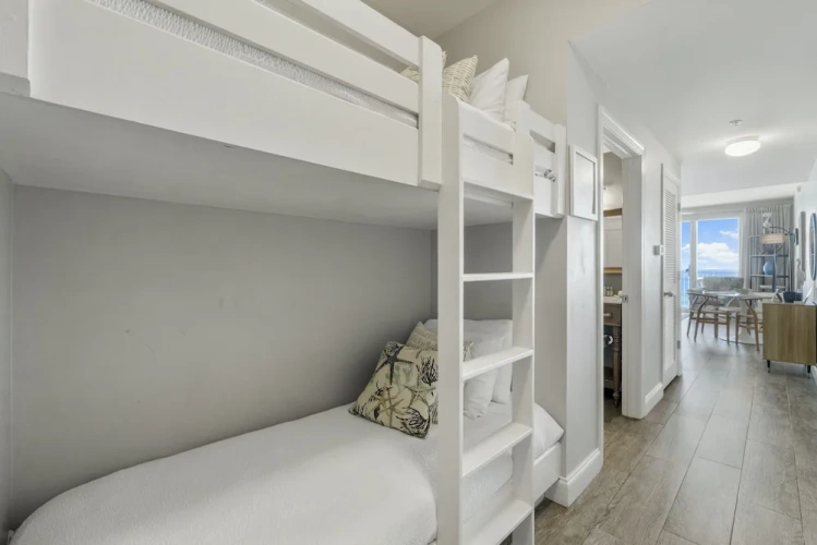 1 Bedroom Standard Quadruple room with ocean view