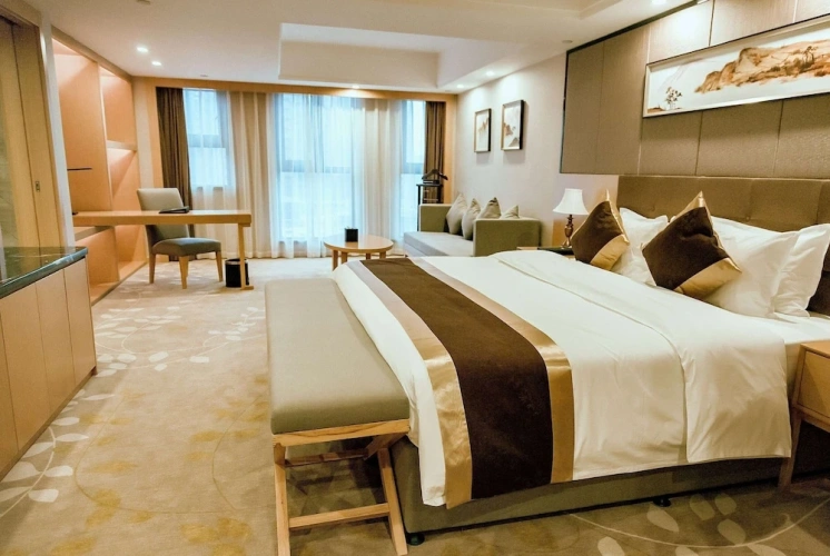 Executive Double Suite with lake view