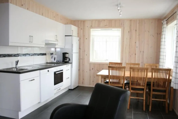 2 Bedrooms Cottage