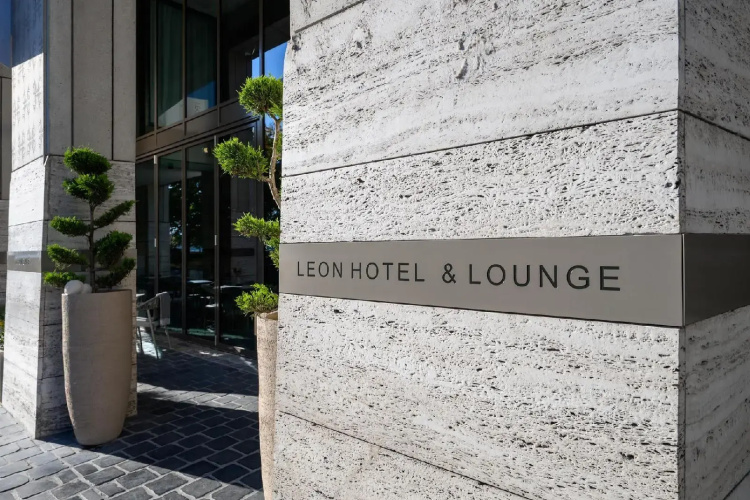 Leon Hotel & Lounge
