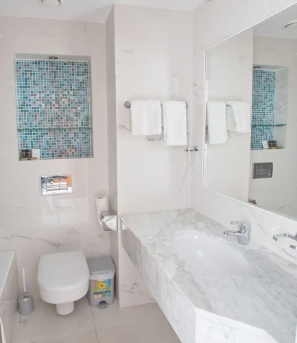1 Bedroom Comfort Double room with balcony and with partial sea view