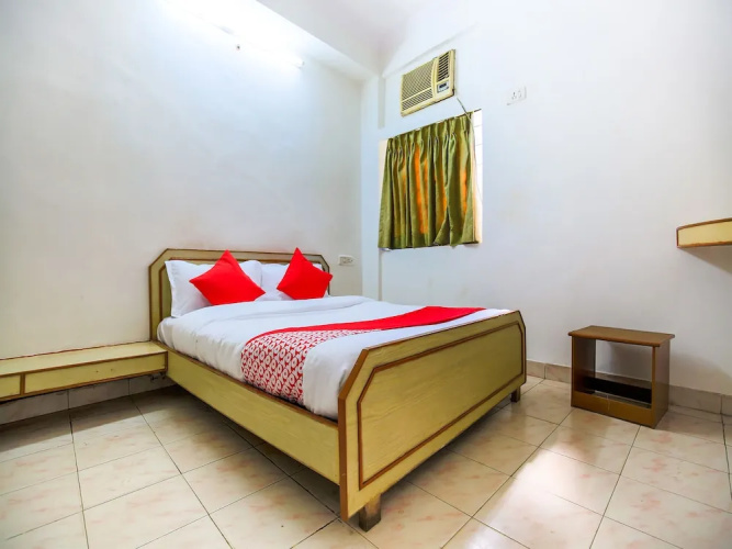 OYO 23068 Hotel Kamal Palace