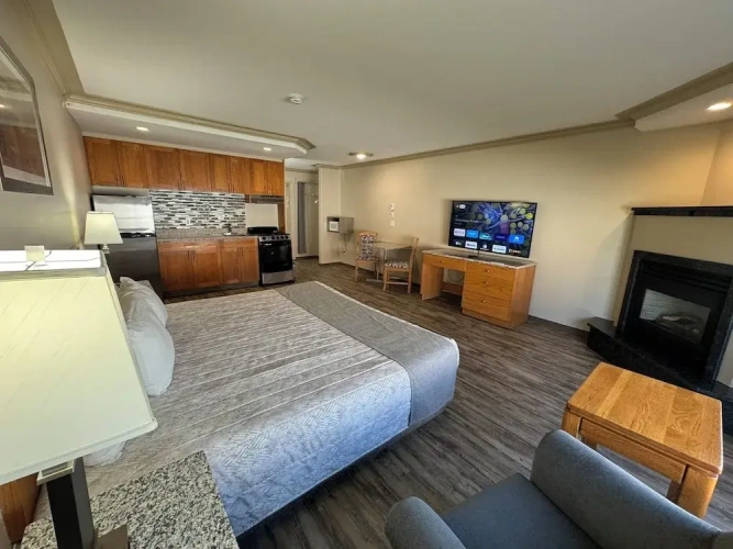 Standard Double Suite