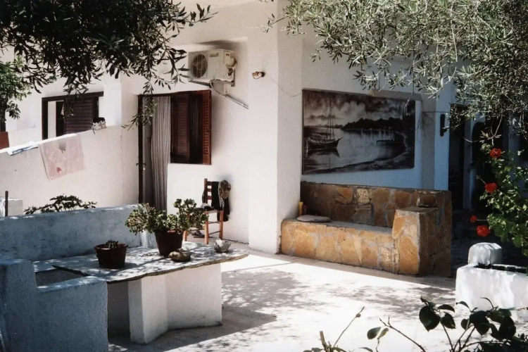 Dinas Studios & Apts