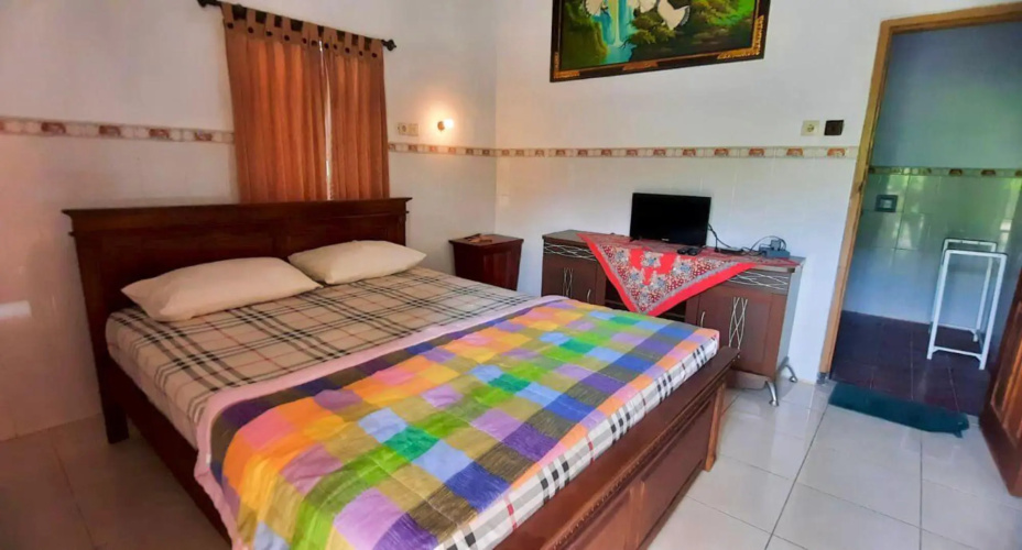 因陀罗普拉酒店(Indra Pura Hotel)