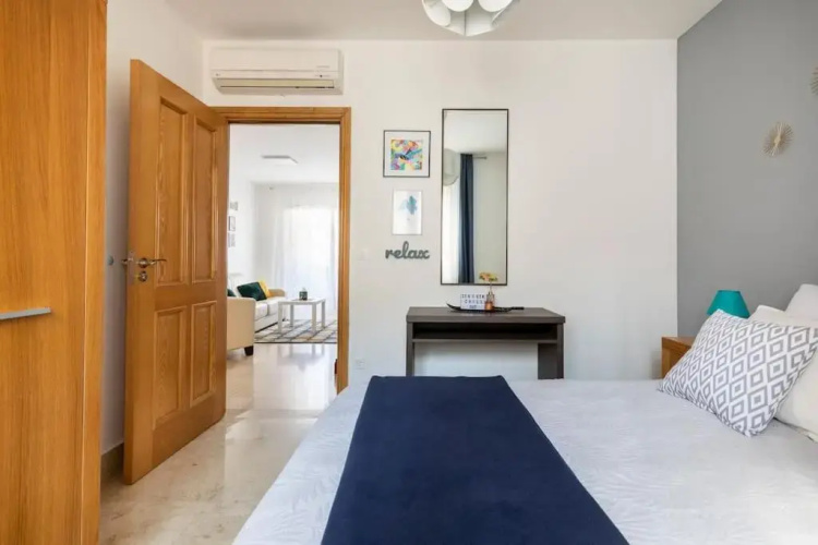 SeaEsta apartment Pool and Beach