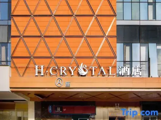 H CRYSTAL 4/2000  Hotel