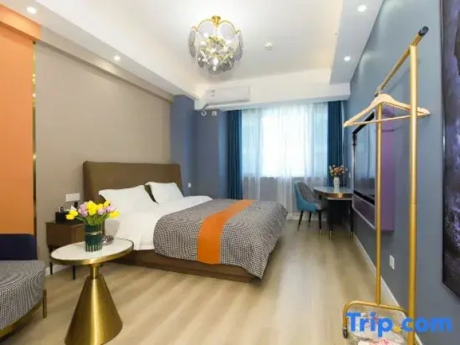 Standard Double room with city view