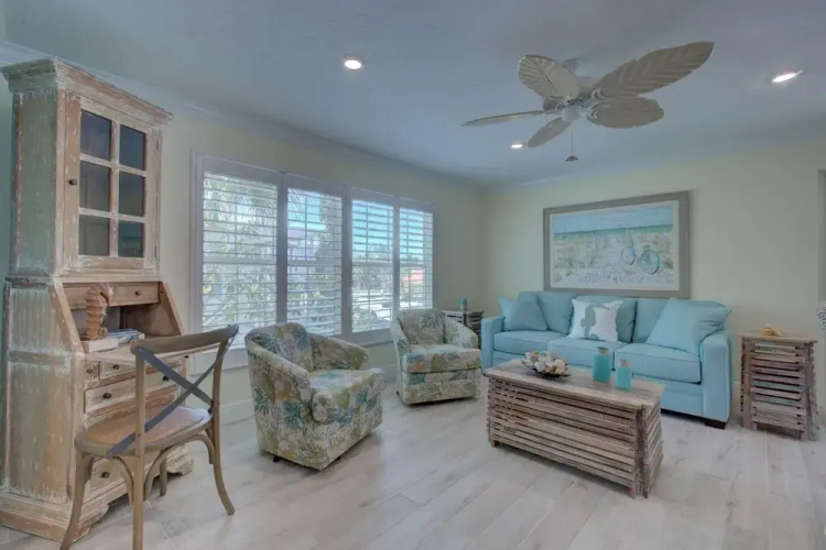 Lulu's Key House Entire 4-unit Complex