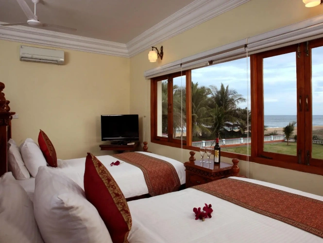 Villa with balcony and with sea view