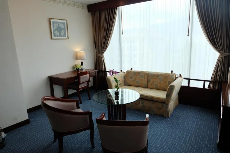Tarin Hotel