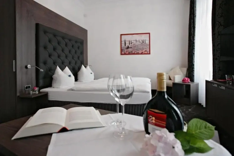 1 Bedroom Standard Double Suite