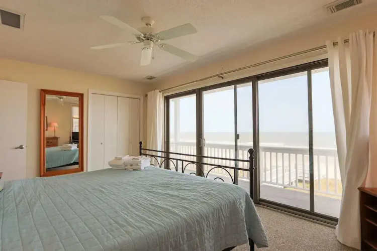 458 Tarpon Blvd